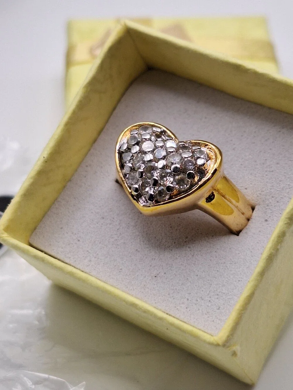 Made w/ Swarovski Crystals Pavé Heart Gold Tone Ring Size 8 New